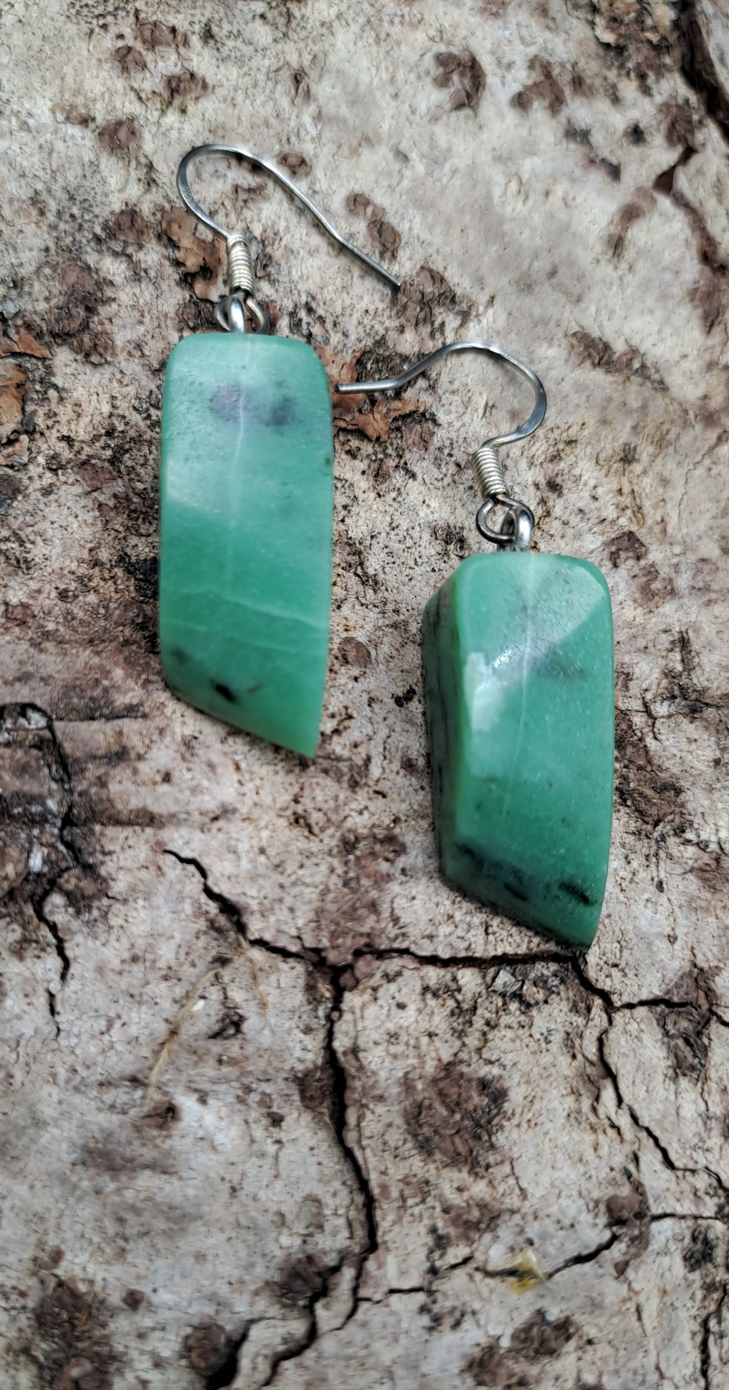 Boucles d'oreilles en Zoïzite Rubis