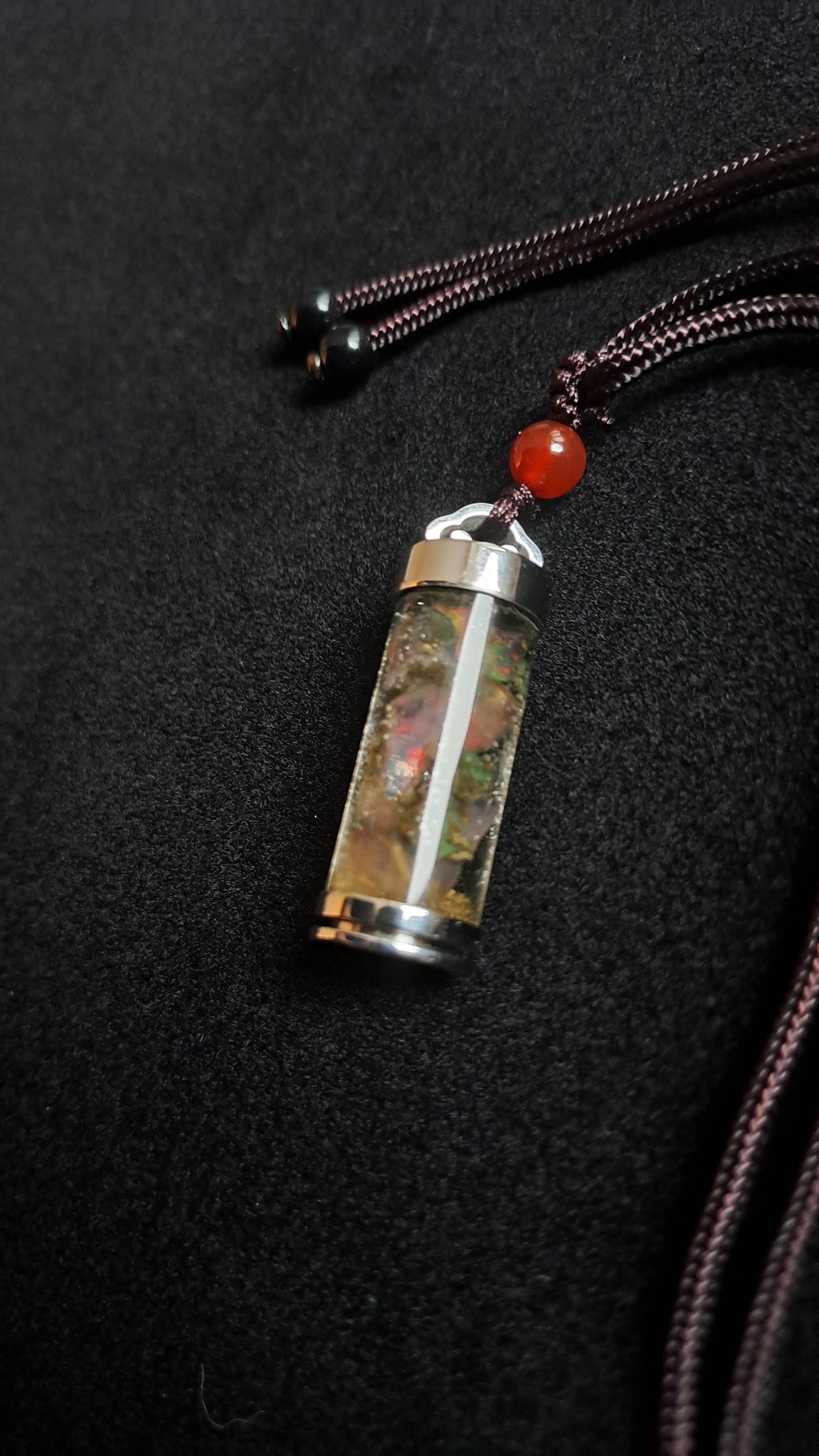 Pendentif fiole avec éclats d'Opales Welo Éthiopienne