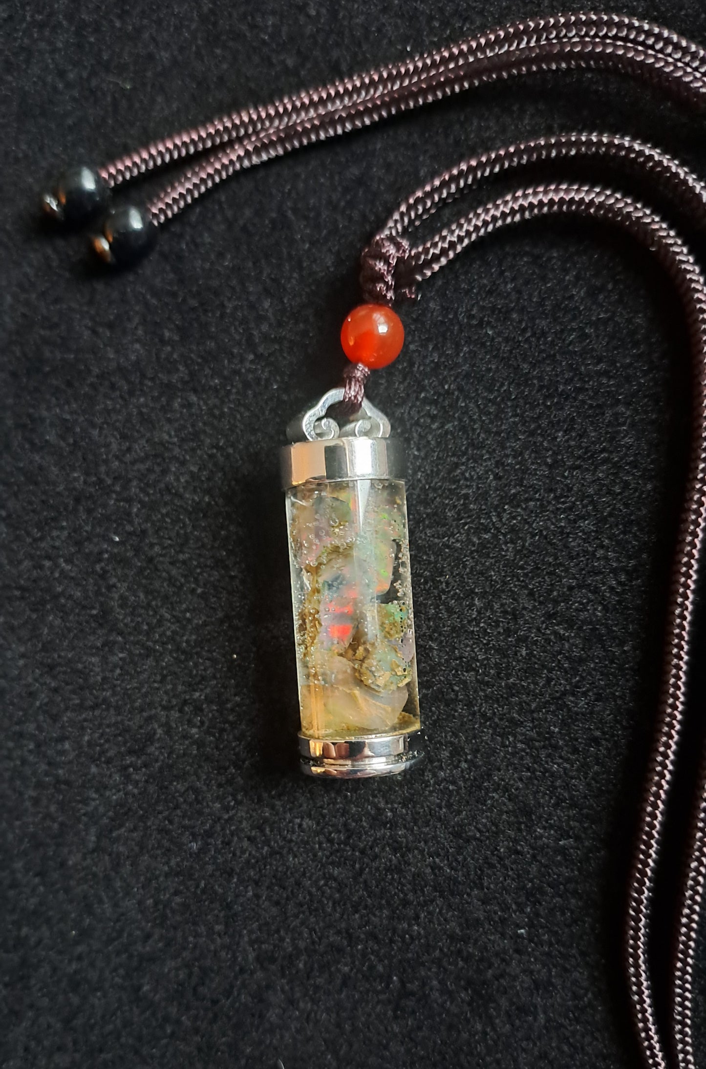 Pendentif fiole avec éclats d'Opales Welo Éthiopienne