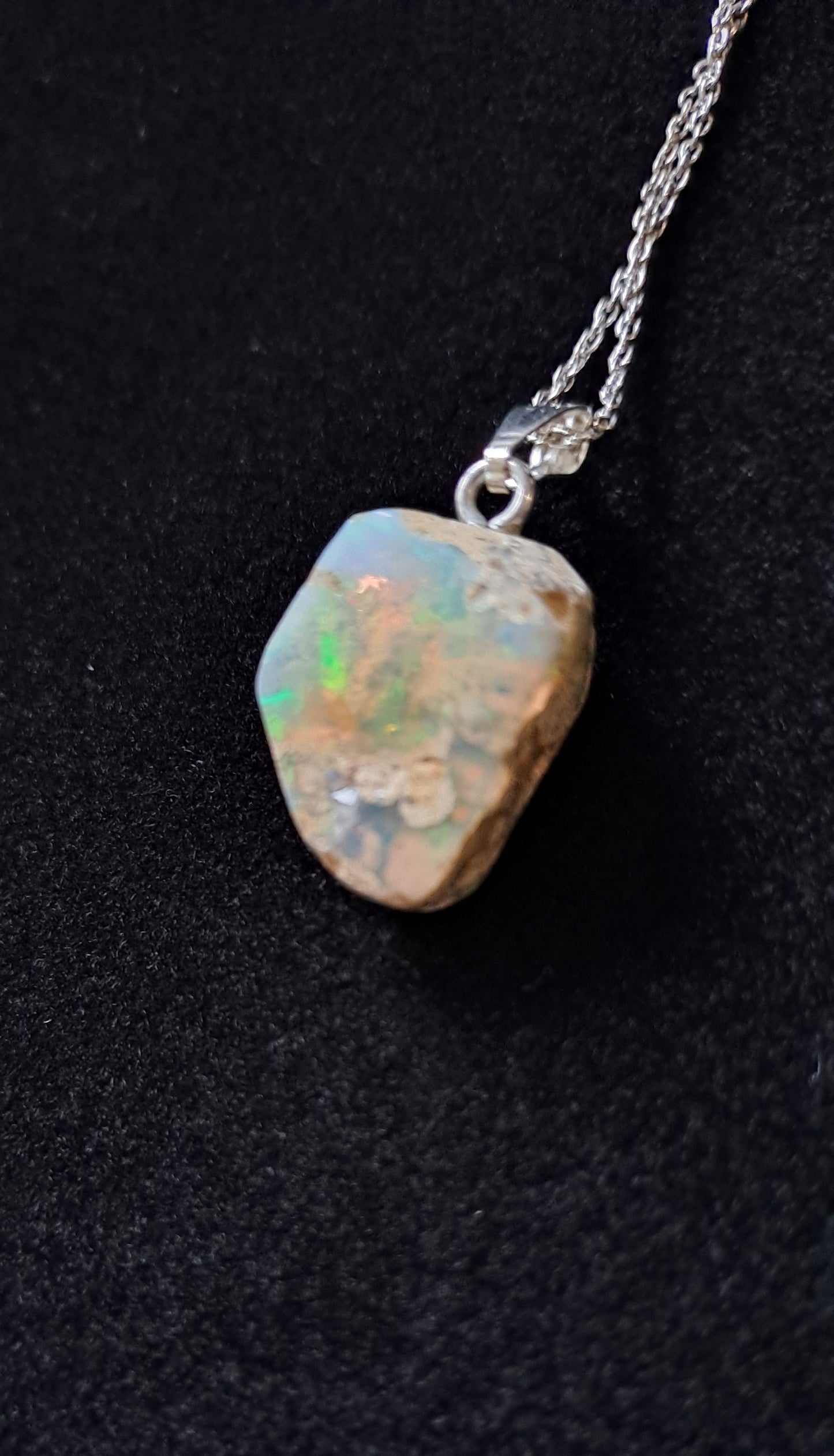 Pendentif en Opale Éthiopienne