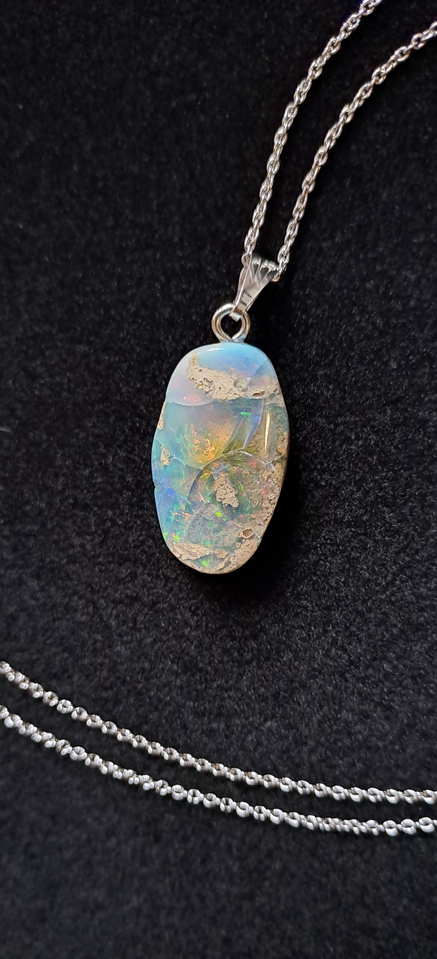 Pendentif en Opale Éthiopienne