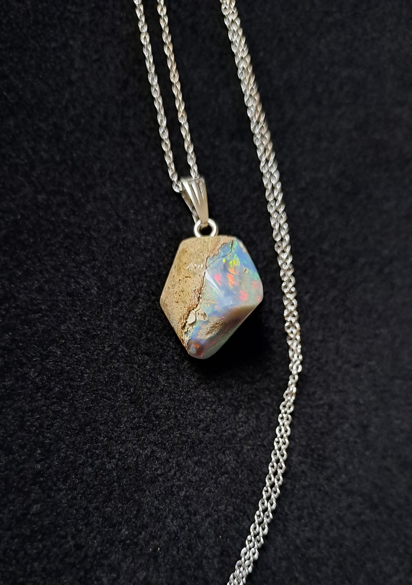 Pendentif en Opale Éthiopienne