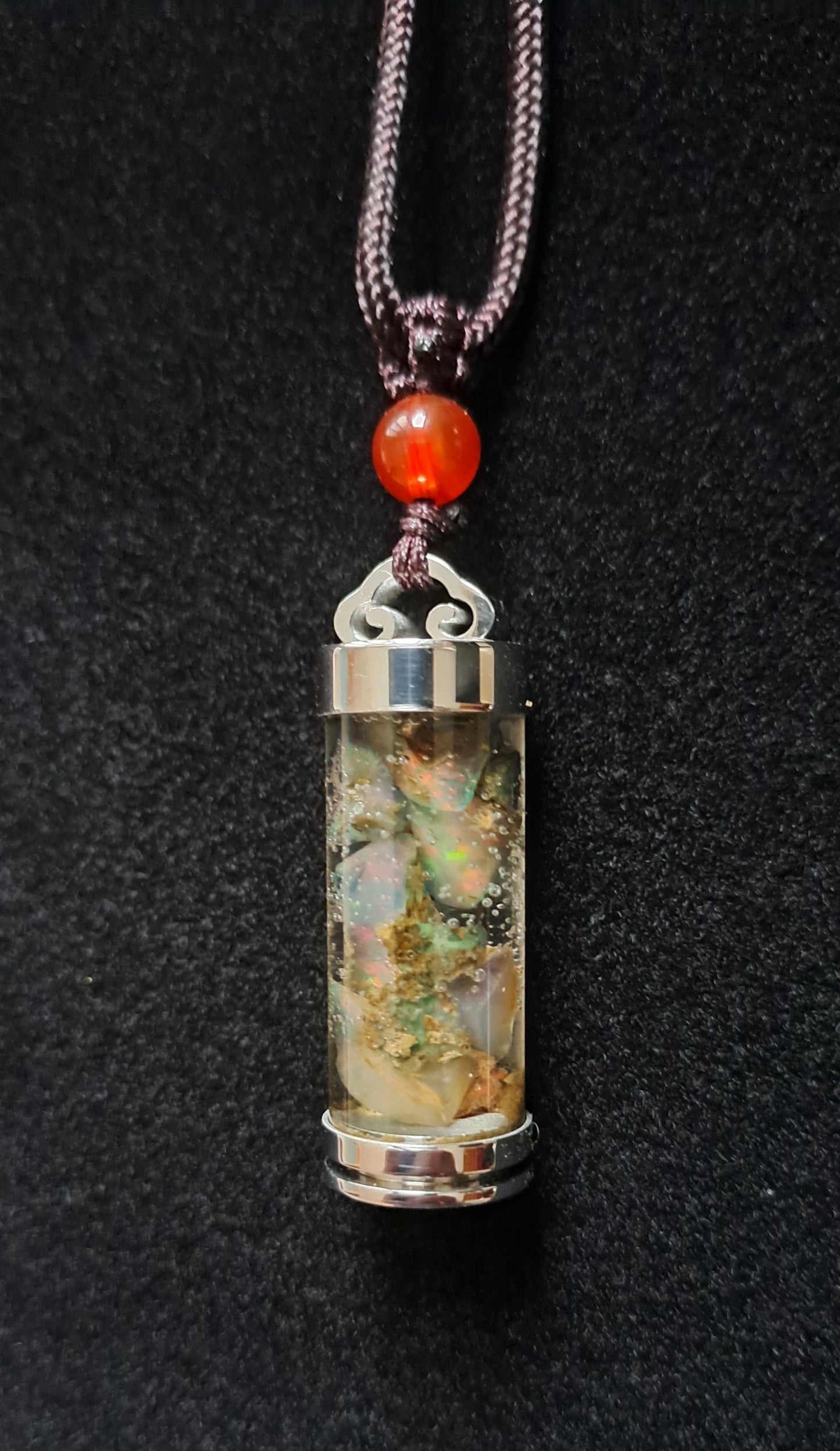 Pendentif fiole avec éclats d'Opales Welo Éthiopienne