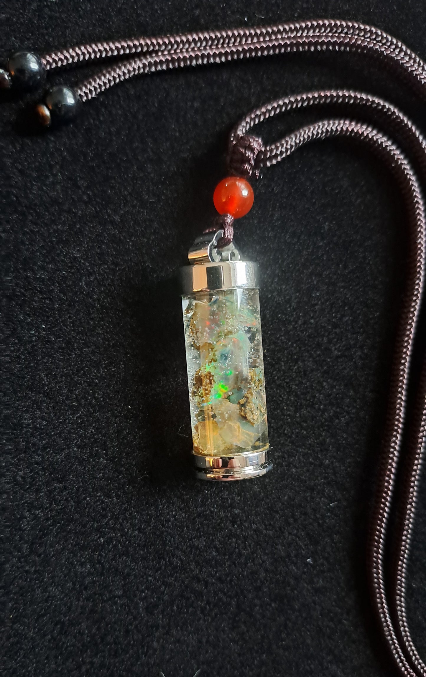 Pendentif fiole avec éclats d'Opales Welo Éthiopienne