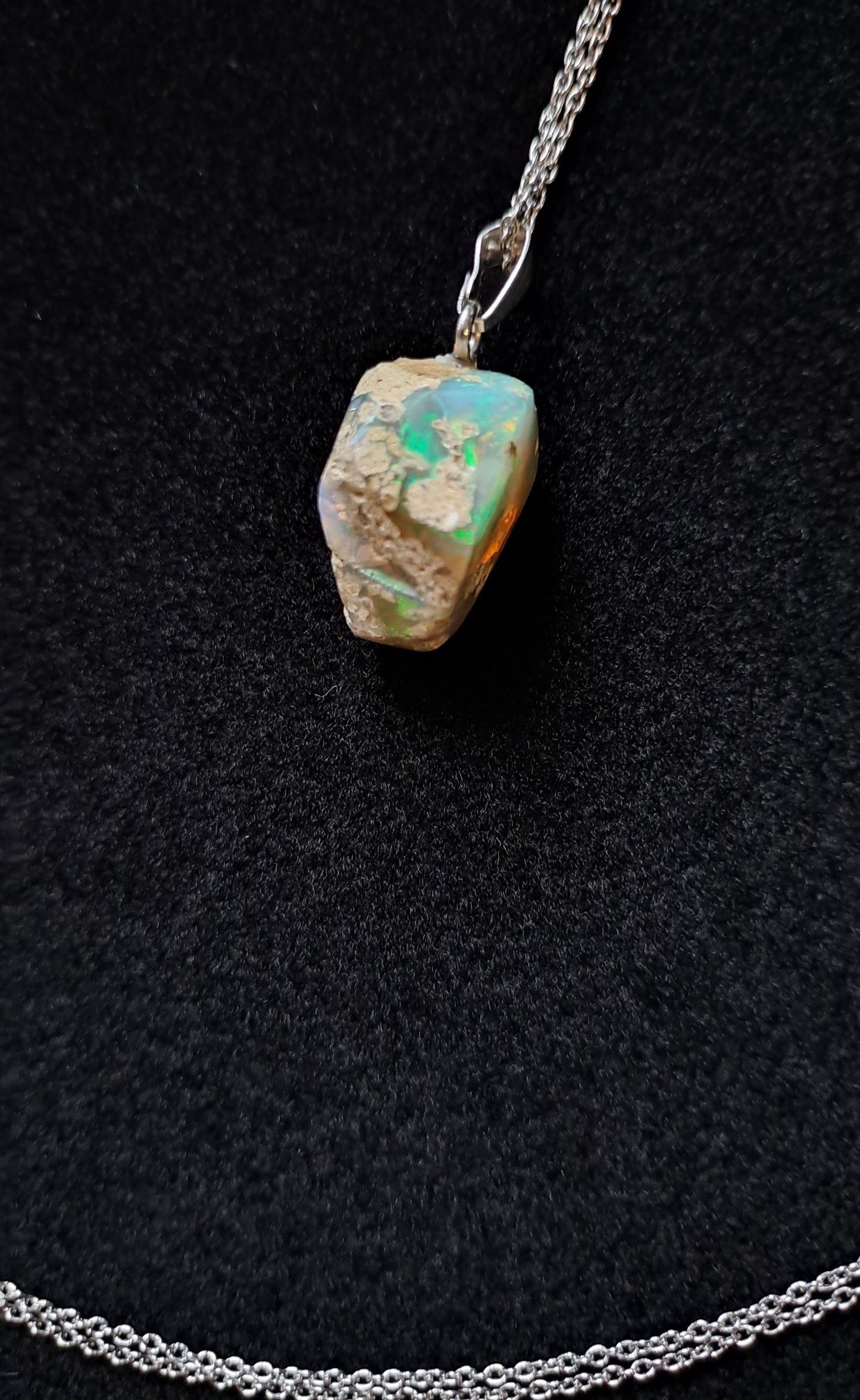 Pendentif en Opale Éthiopienne