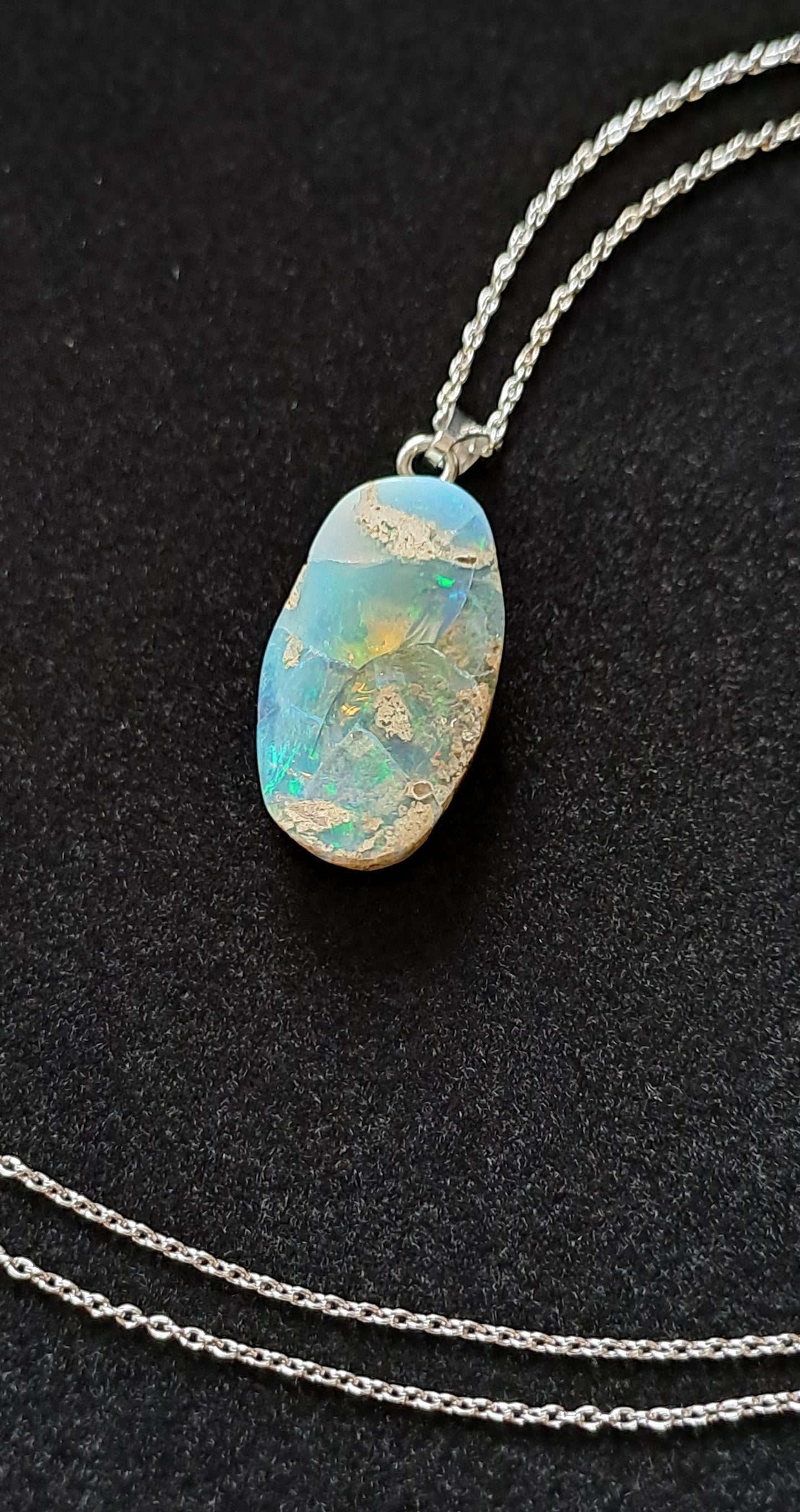 Pendentif en Opale Éthiopienne