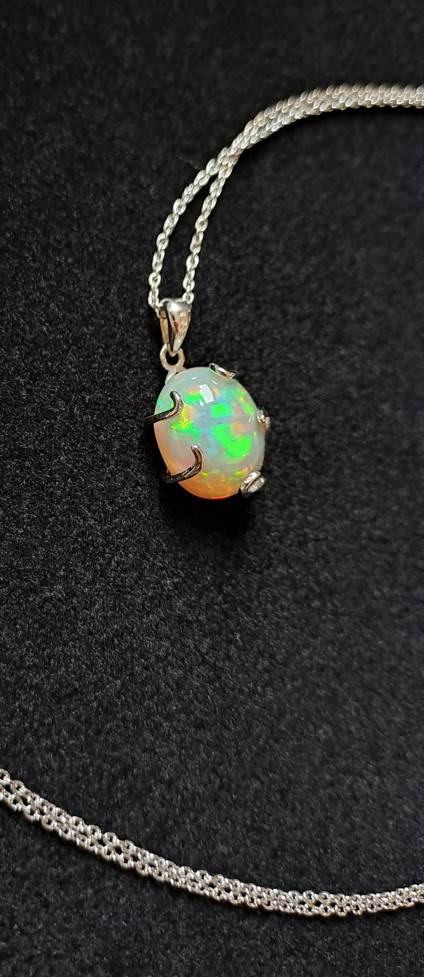 Pendentif en Opale Éthiopienne