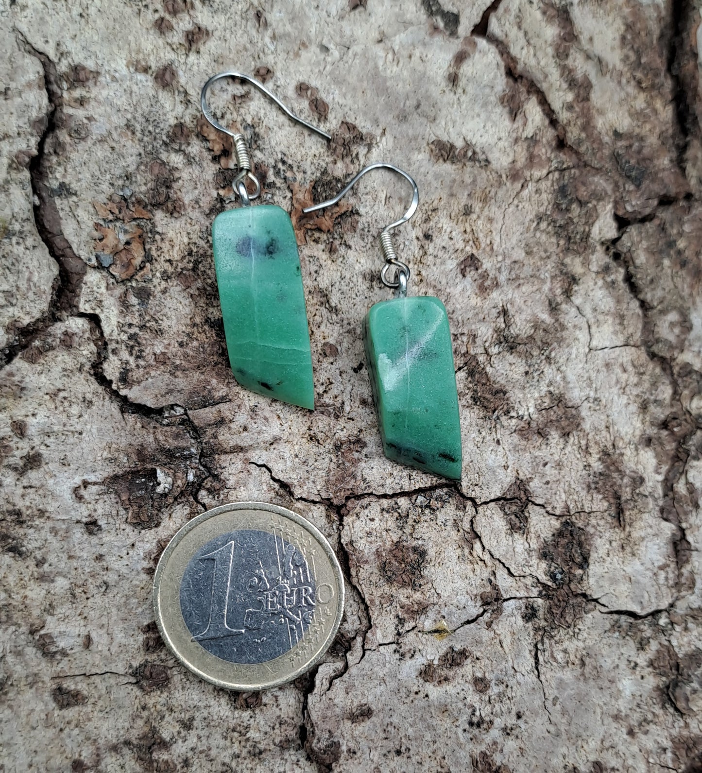 Boucles d'oreilles en Zoïzite Rubis