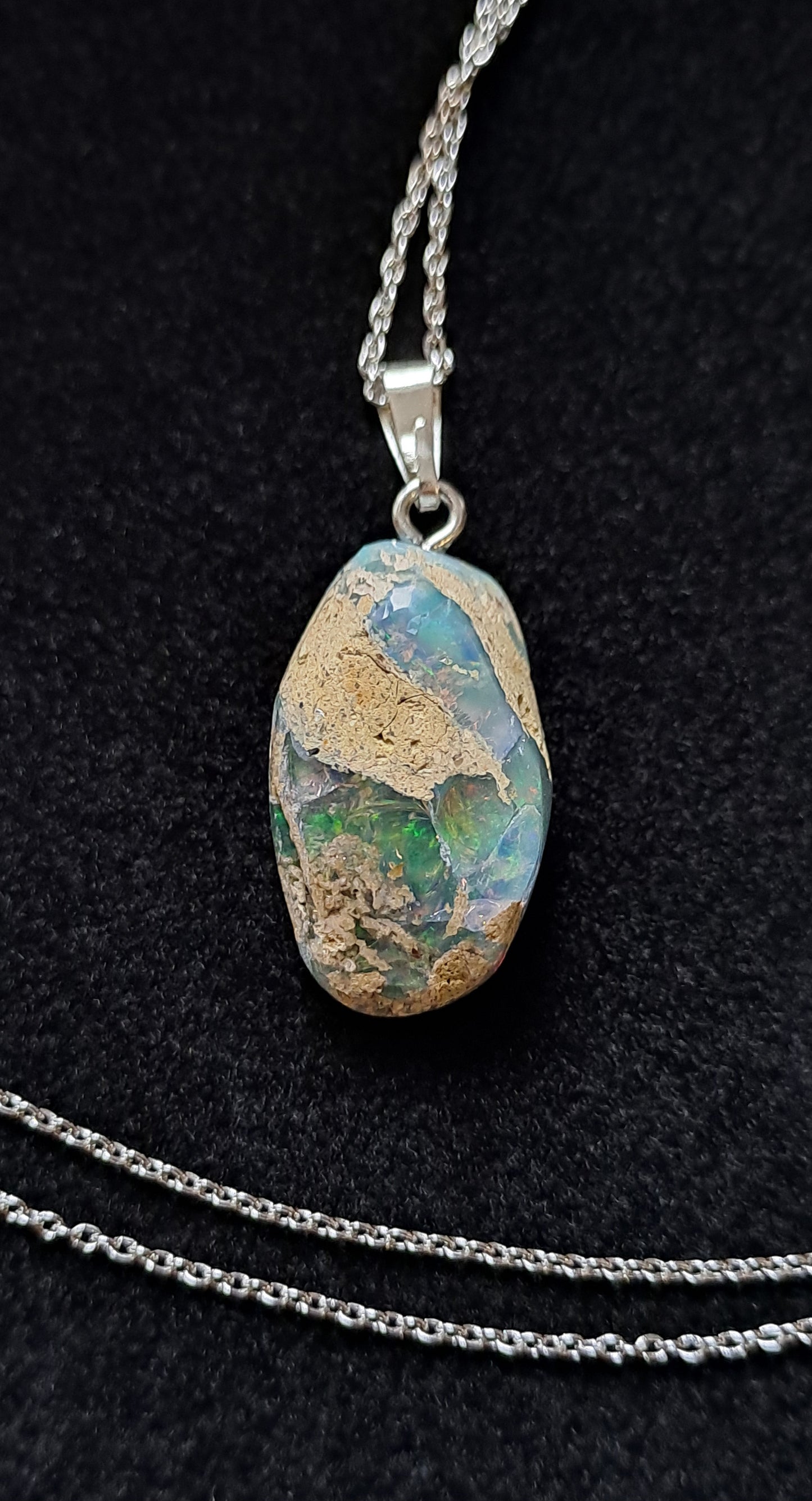 Pendentif en Opale Éthiopienne