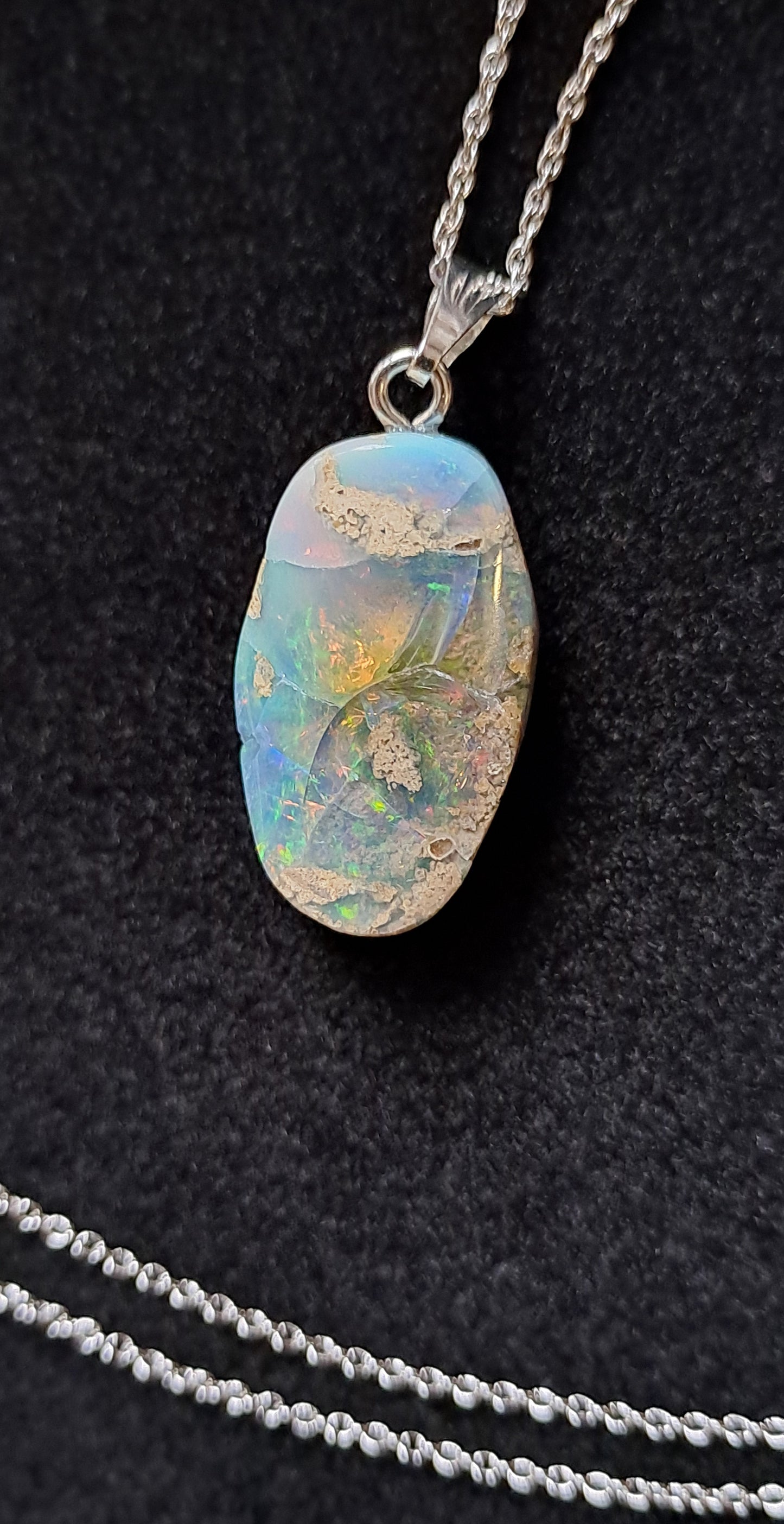 Pendentif en Opale Éthiopienne