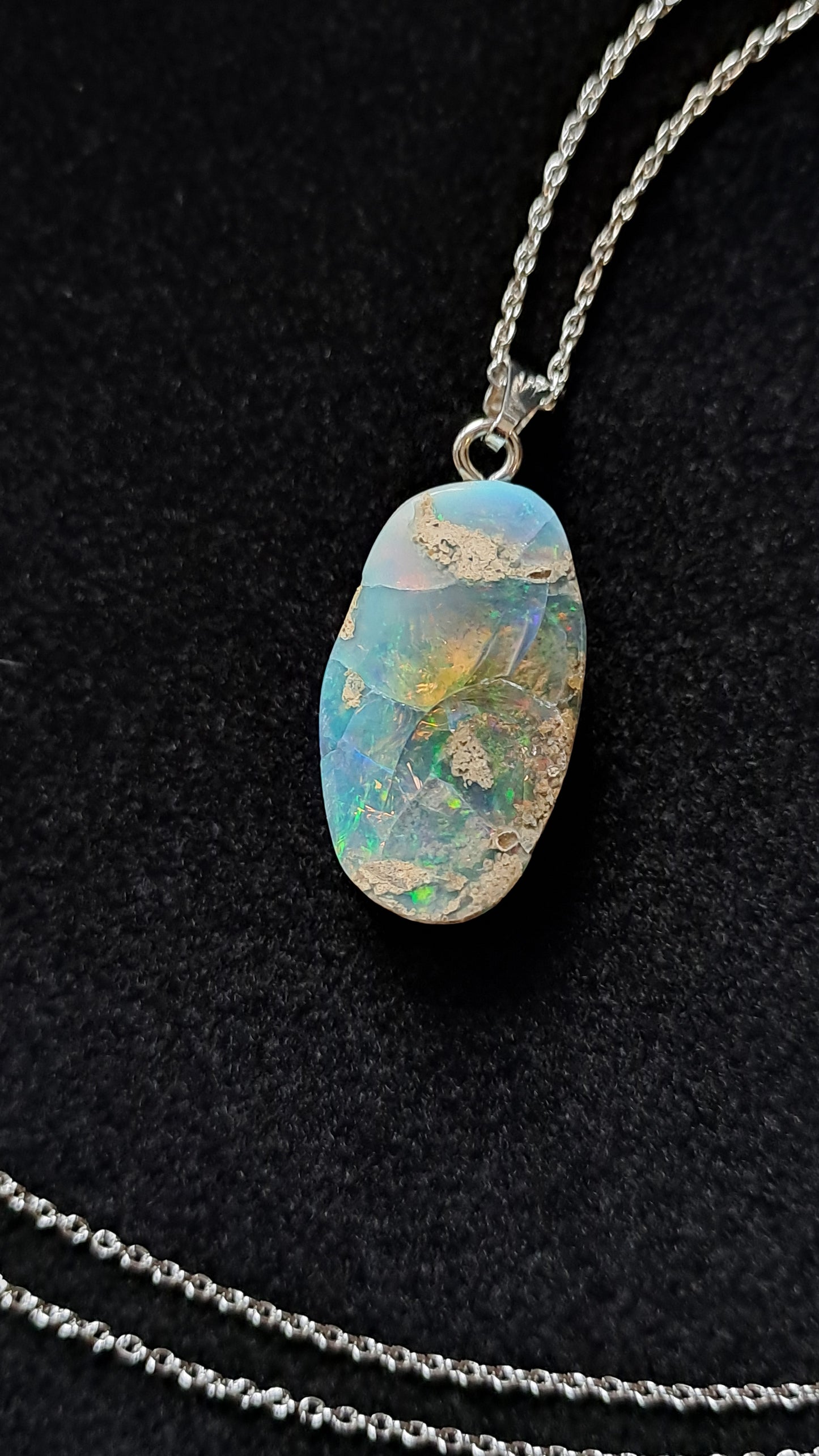 Pendentif en Opale Éthiopienne