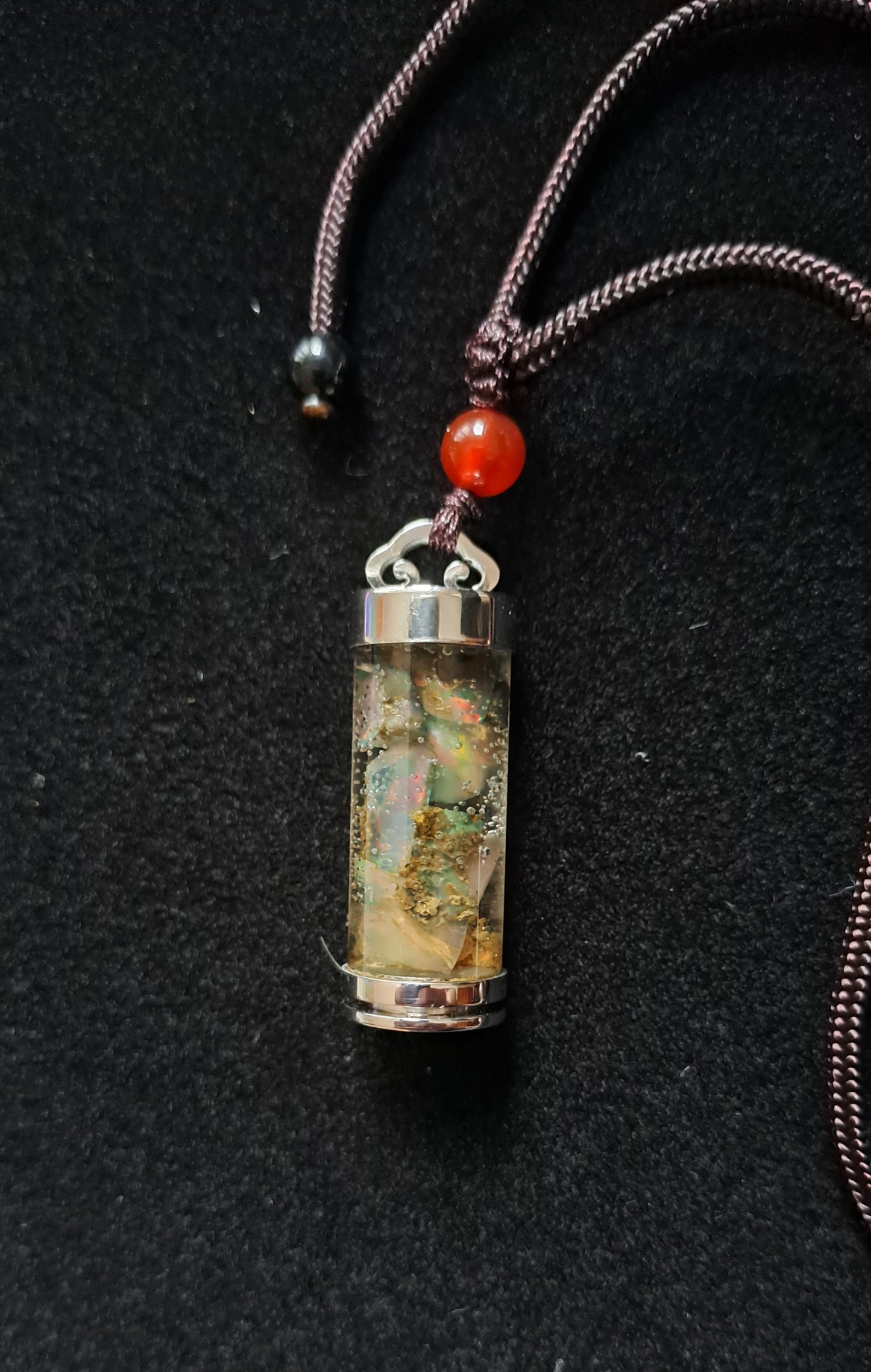 Pendentif fiole avec éclats d'Opales Welo Éthiopienne
