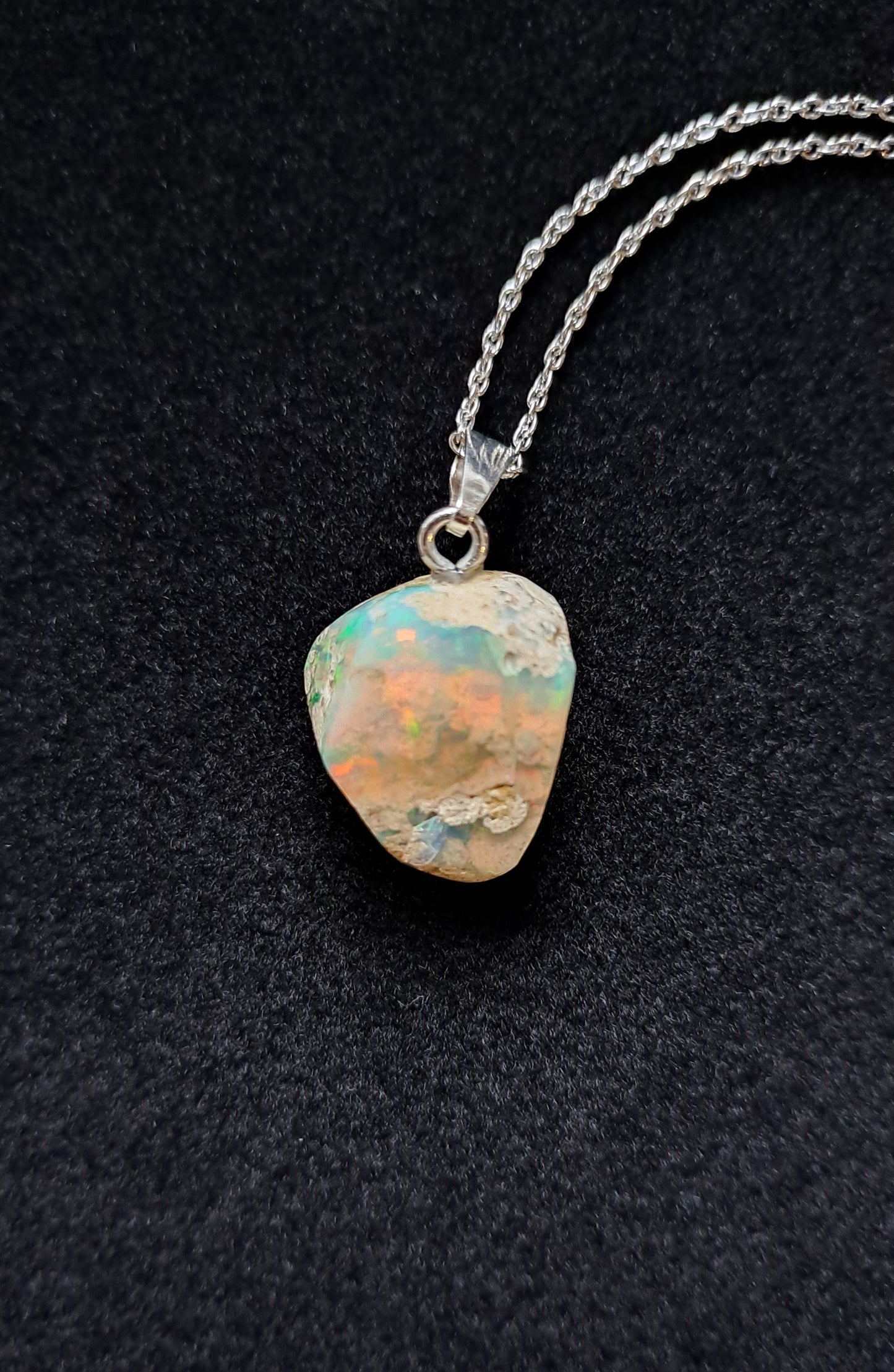 Pendentif en Opale Éthiopienne
