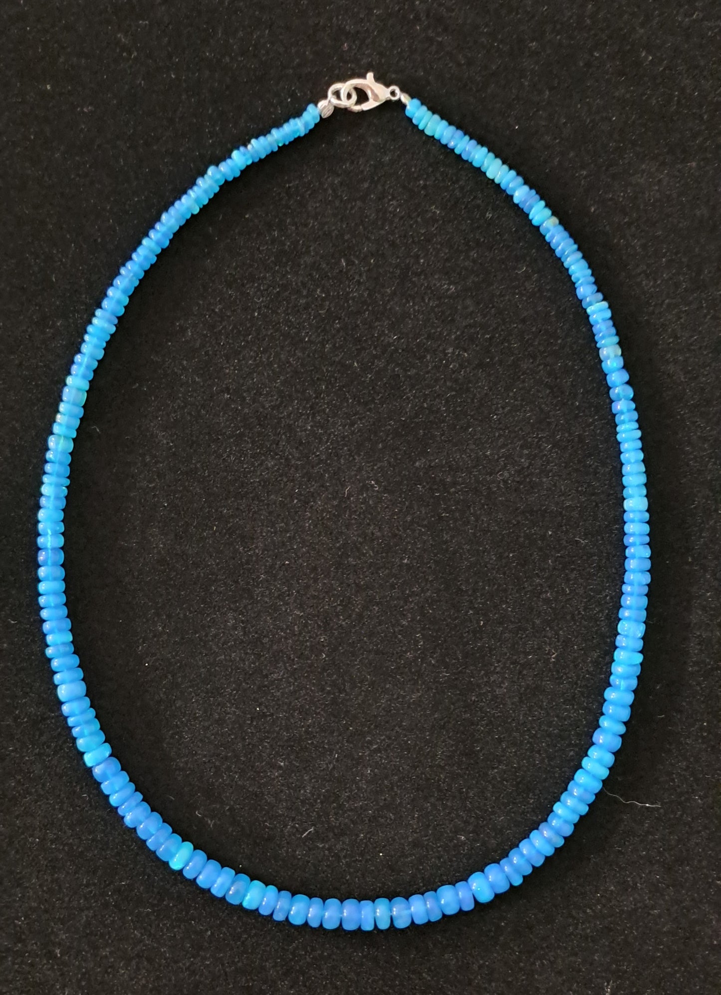 Collier de perles en Opales de feu Éthiopienne