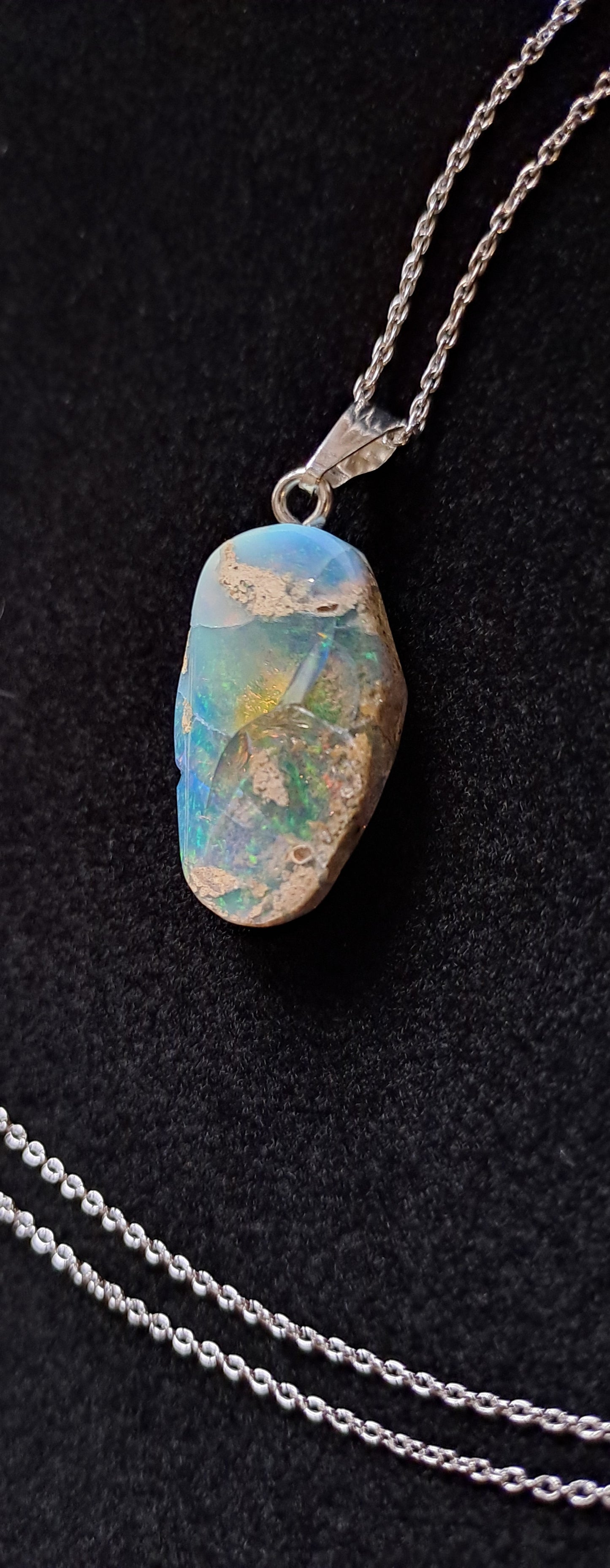 Pendentif en Opale Éthiopienne